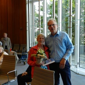 Auf in den Landtag 2013: Jochen Ott gratuliert Rosemarie Wittko