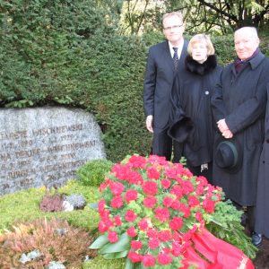Kranzniederlegung Melatenfriedhof: Jochen Ott, Anke Brunn, Erich Henke, Norbert Burger